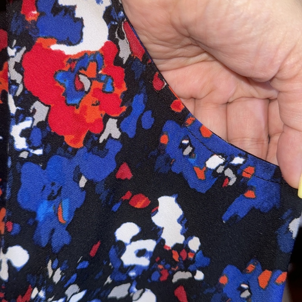 George-  Women's multi color drape neck sleeveless blouse Size Small - Picture 7 of 10